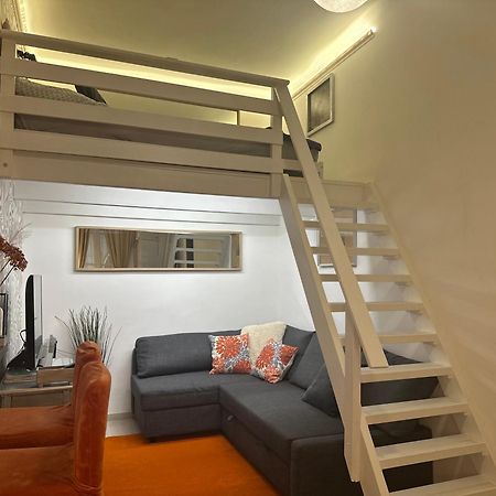 Castlehill Apartman The Perfect Blend Of Urban Living And Sightseeing Convenience Budapest Bagian luar foto
