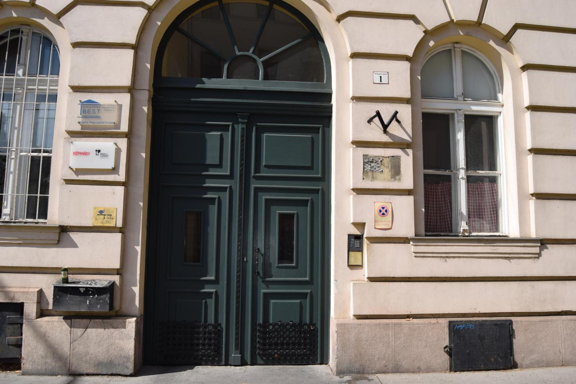 Castlehill Apartman The Perfect Blend Of Urban Living And Sightseeing Convenience Budapest Bagian luar foto